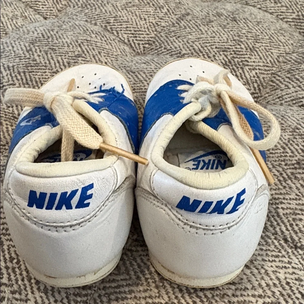 Vintage Nike toddler shoes size 5